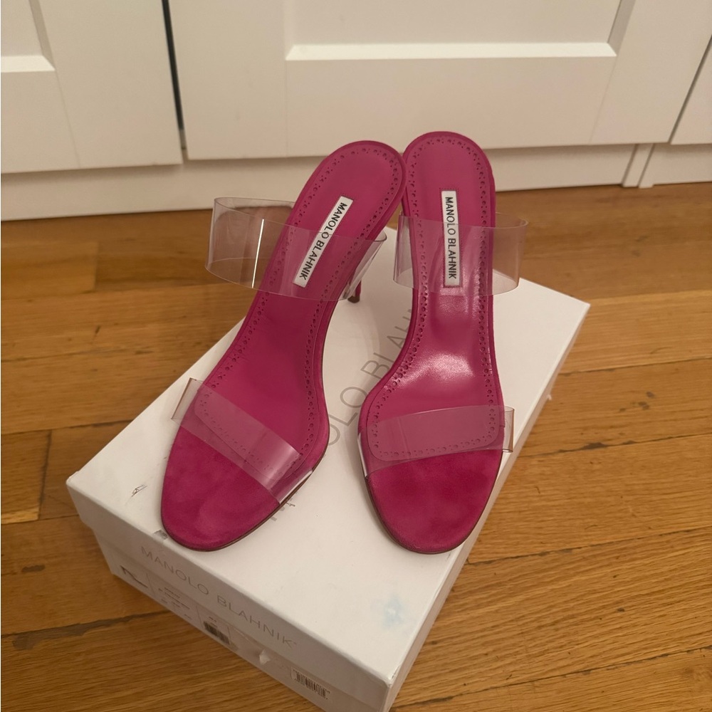 Manolo blahnik heels. Size 40.5. New never worn. Ship in box.